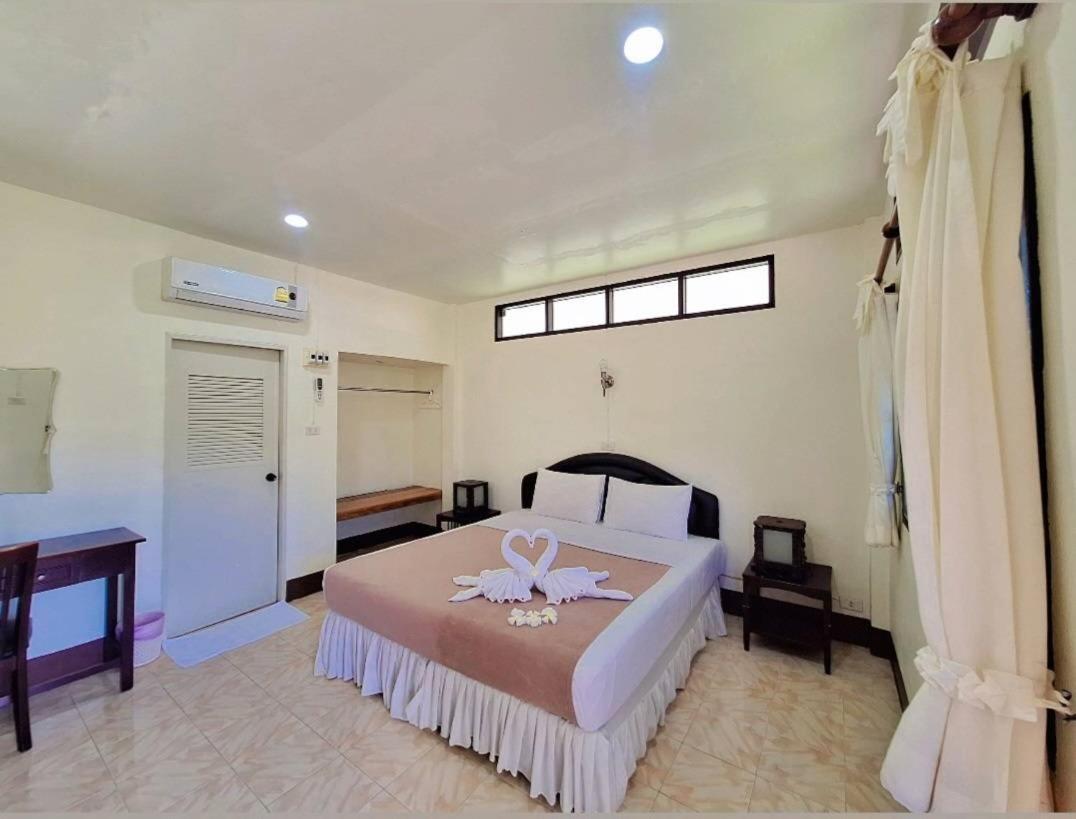Koh Mook Rubber Tree Bungalows Exterior photo
